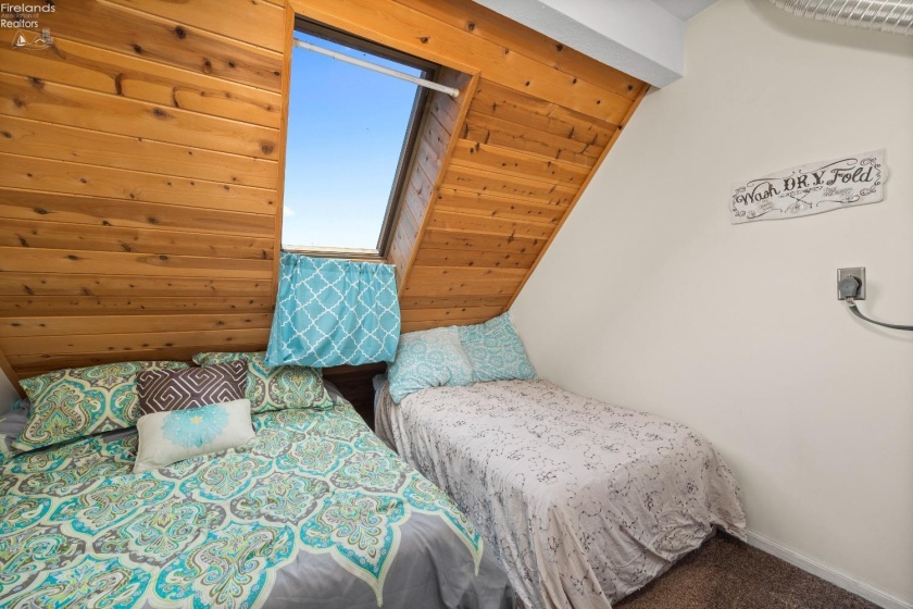 87 Schooner Point Drive, Port Clinton, 43452, 2 Bedrooms Bedrooms, ,2 BathroomsBathrooms,Residential,For Sale,Schooner Point,20251408
