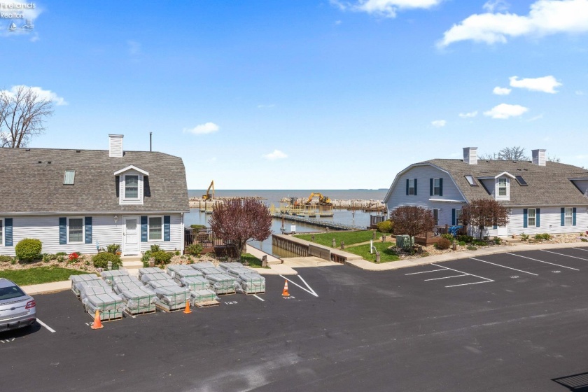 87 Schooner Point Drive, Port Clinton, 43452, 2 Bedrooms Bedrooms, ,2 BathroomsBathrooms,Residential,For Sale,Schooner Point,20251408