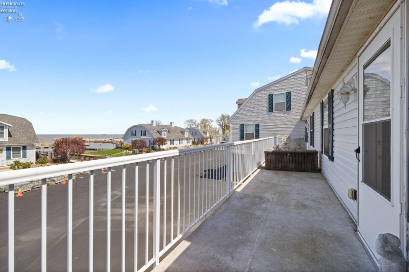 87 Schooner Point Drive, Port Clinton, 43452, 2 Bedrooms Bedrooms, ,2 BathroomsBathrooms,Residential,For Sale,Schooner Point,20251408