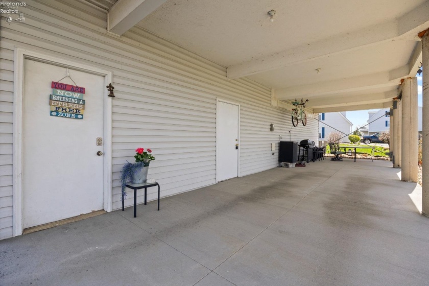 87 Schooner Point Drive, Port Clinton, 43452, 2 Bedrooms Bedrooms, ,2 BathroomsBathrooms,Residential,For Sale,Schooner Point,20251408