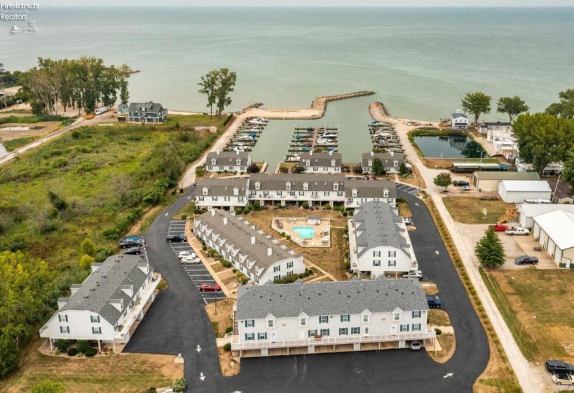 87 Schooner Point Drive, Port Clinton, 43452, 2 Bedrooms Bedrooms, ,2 BathroomsBathrooms,Residential,For Sale,Schooner Point,20251408