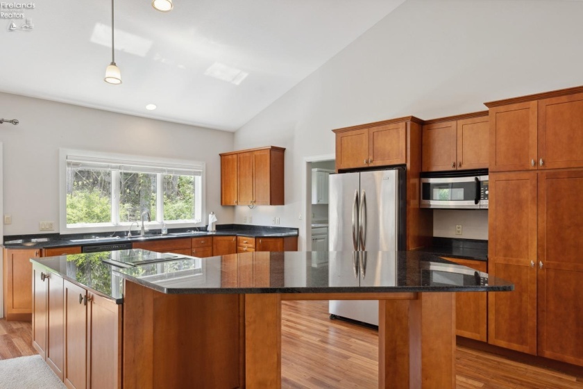 3580 Oak Lake Drive, Port Clinton, 43452, 3 Bedrooms Bedrooms, ,3 BathroomsBathrooms,Residential,For Sale,Oak Lake,20251392