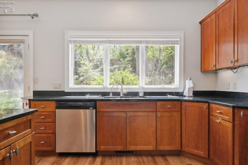 3580 Oak Lake Drive, Port Clinton, 43452, 3 Bedrooms Bedrooms, ,3 BathroomsBathrooms,Residential,For Sale,Oak Lake,20251392