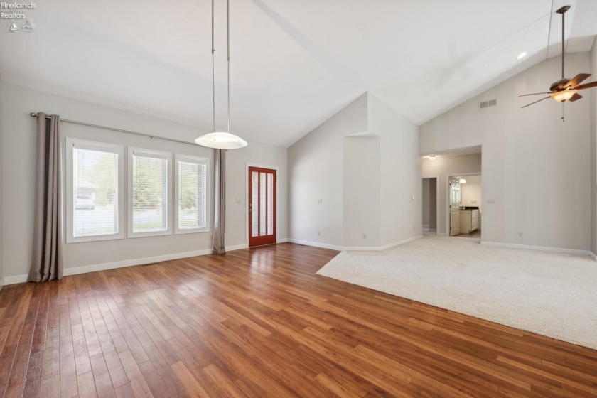 3580 Oak Lake Drive, Port Clinton, 43452, 3 Bedrooms Bedrooms, ,3 BathroomsBathrooms,Residential,For Sale,Oak Lake,20251392