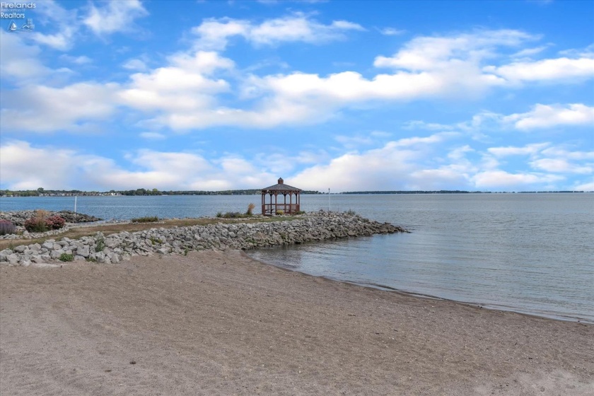 2622 Waterside Court, Marblehead, 43440, 3 Bedrooms Bedrooms, ,2 BathroomsBathrooms,Residential,For Sale,Waterside,20251387