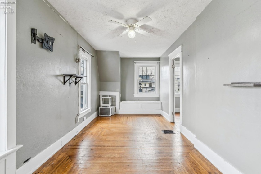 52 Hall Street, Tiffin, 44883, 3 Bedrooms Bedrooms, ,1 BathroomBathrooms,Residential,For Sale,Hall,20251324