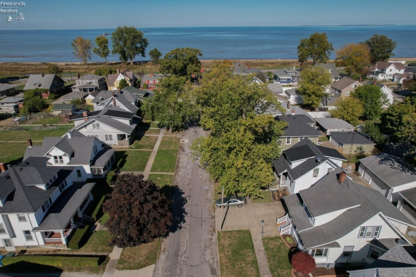 123 Hayes Avenue, Port Clinton, 43452, 3 Bedrooms Bedrooms, ,1 BathroomBathrooms,Residential,For Sale,Hayes,20251336
