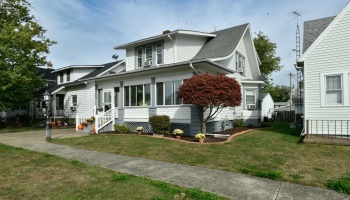 123 Hayes Avenue, Port Clinton, 43452, 3 Bedrooms Bedrooms, ,1 BathroomBathrooms,Residential,For Sale,Hayes,20251336 123 Hayes Avenue, Port Clinton, 43452, 3 Bedrooms Bedrooms, ,1 BathroomBathrooms,Residential,For Sale,Hayes,20251336