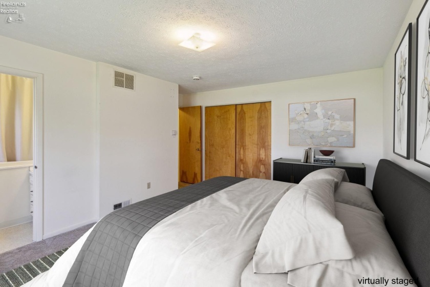 10 Robin Park Boulevard, Oberlin, 44074, 4 Bedrooms Bedrooms, ,4 BathroomsBathrooms,Residential,For Sale,Robin Park,20251471