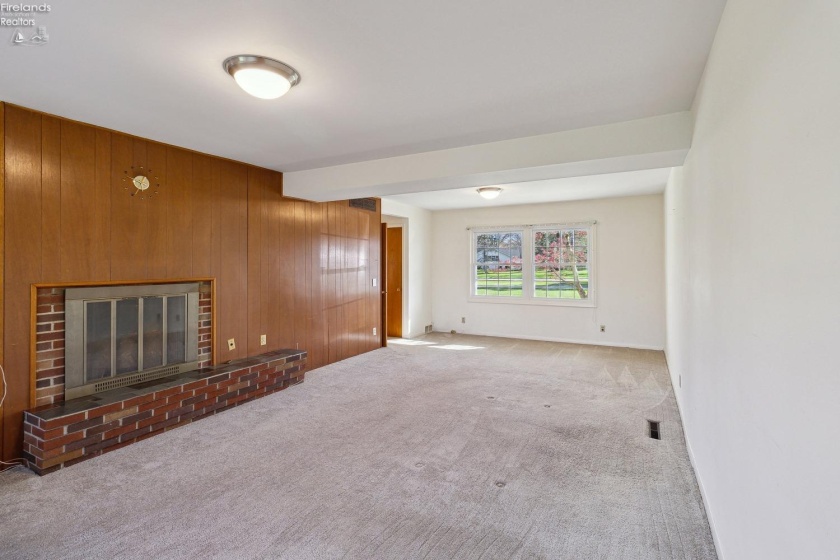 10 Robin Park Boulevard, Oberlin, 44074, 4 Bedrooms Bedrooms, ,4 BathroomsBathrooms,Residential,For Sale,Robin Park,20251471