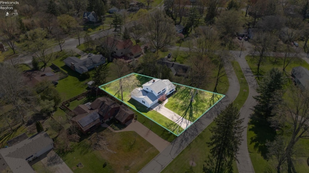 10 Robin Park Boulevard, Oberlin, 44074, 4 Bedrooms Bedrooms, ,4 BathroomsBathrooms,Residential,For Sale,Robin Park,20251471