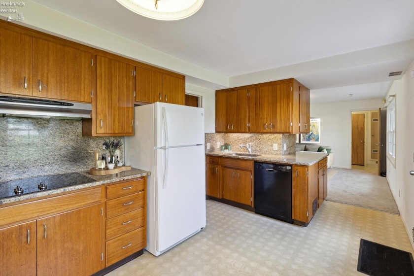 10 Robin Park Boulevard, Oberlin, 44074, 4 Bedrooms Bedrooms, ,4 BathroomsBathrooms,Residential,For Sale,Robin Park,20251471