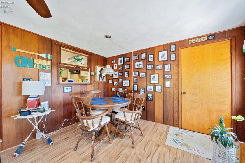5516 Foxhaven Drive, Port Clinton, 43452, 2 Bedrooms Bedrooms, ,2 BathroomsBathrooms,Residential,For Sale,Foxhaven,20251504