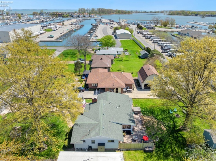 5516 Foxhaven Drive, Port Clinton, 43452, 2 Bedrooms Bedrooms, ,2 BathroomsBathrooms,Residential,For Sale,Foxhaven,20251504