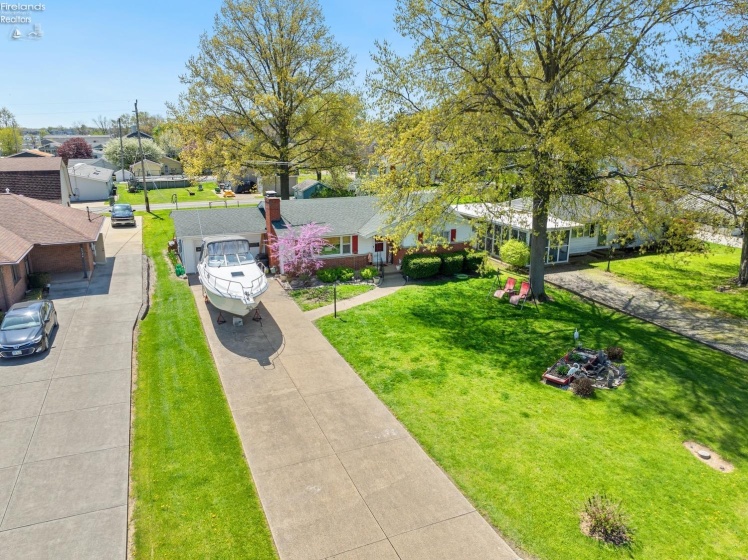 5516 Foxhaven Drive, Port Clinton, 43452, 2 Bedrooms Bedrooms, ,2 BathroomsBathrooms,Residential,For Sale,Foxhaven,20251504