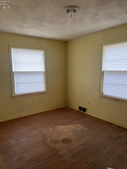 614 Third Avenue, Fremont, 43420, 3 Bedrooms Bedrooms, ,1 BathroomBathrooms,Residential,For Sale,Third,20251520