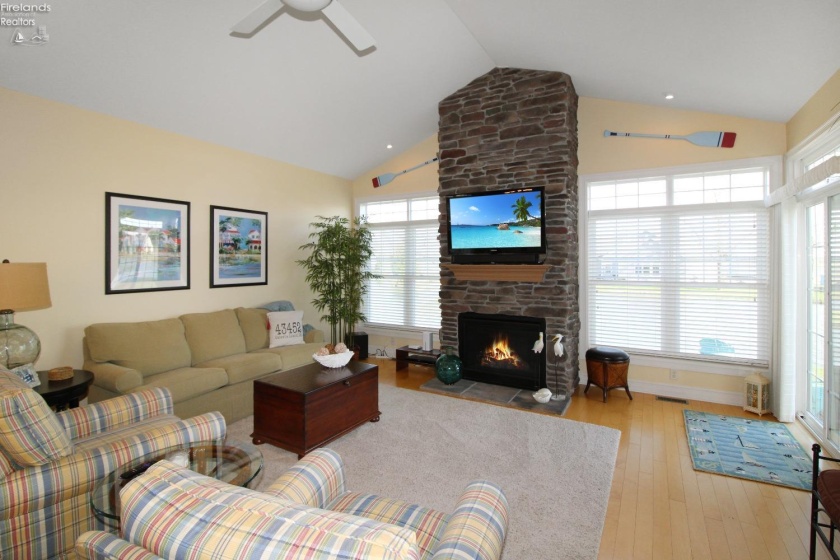1239 Catawba Bay Drive, Port Clinton, 43452, 3 Bedrooms Bedrooms, ,2 BathroomsBathrooms,Residential,For Sale,Catawba Bay,20251362