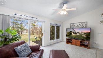 687 Hidden Harbor Drive, Port Clinton, 43452, 3 Bedrooms Bedrooms, ,2 BathroomsBathrooms,Residential,For Sale,Hidden Harbor,20251498