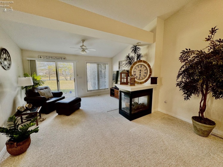 687 Hidden Harbor Drive, Port Clinton, 43452, 3 Bedrooms Bedrooms, ,2 BathroomsBathrooms,Residential,For Sale,Hidden Harbor,20251498