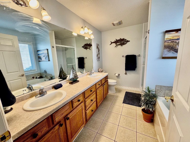 687 Hidden Harbor Drive, Port Clinton, 43452, 3 Bedrooms Bedrooms, ,2 BathroomsBathrooms,Residential,For Sale,Hidden Harbor,20251498