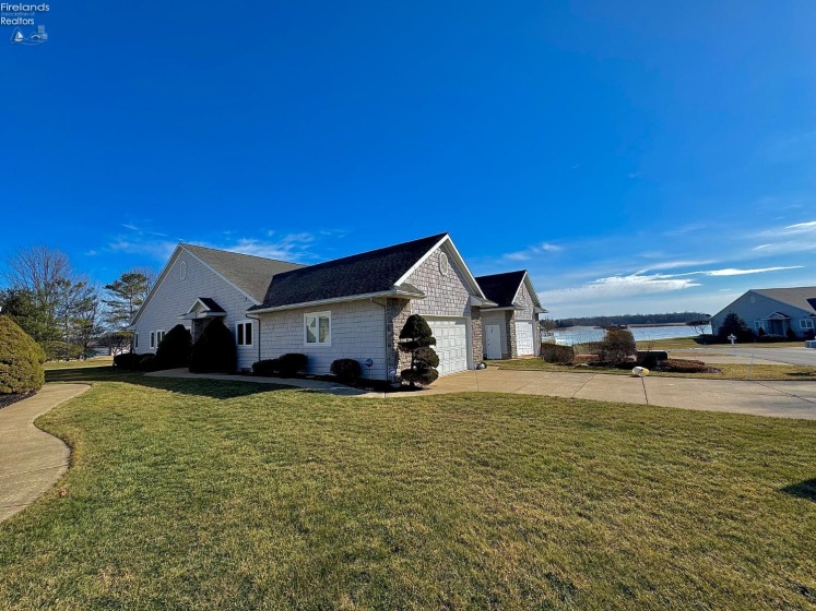 687 Hidden Harbor Drive, Port Clinton, 43452, 3 Bedrooms Bedrooms, ,2 BathroomsBathrooms,Residential,For Sale,Hidden Harbor,20251498