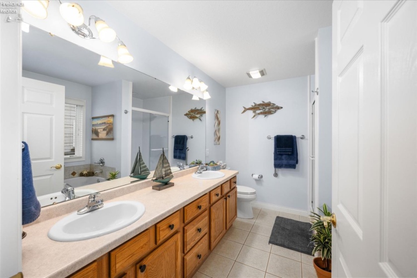 687 Hidden Harbor Drive, Port Clinton, 43452, 3 Bedrooms Bedrooms, ,2 BathroomsBathrooms,Residential,For Sale,Hidden Harbor,20251498