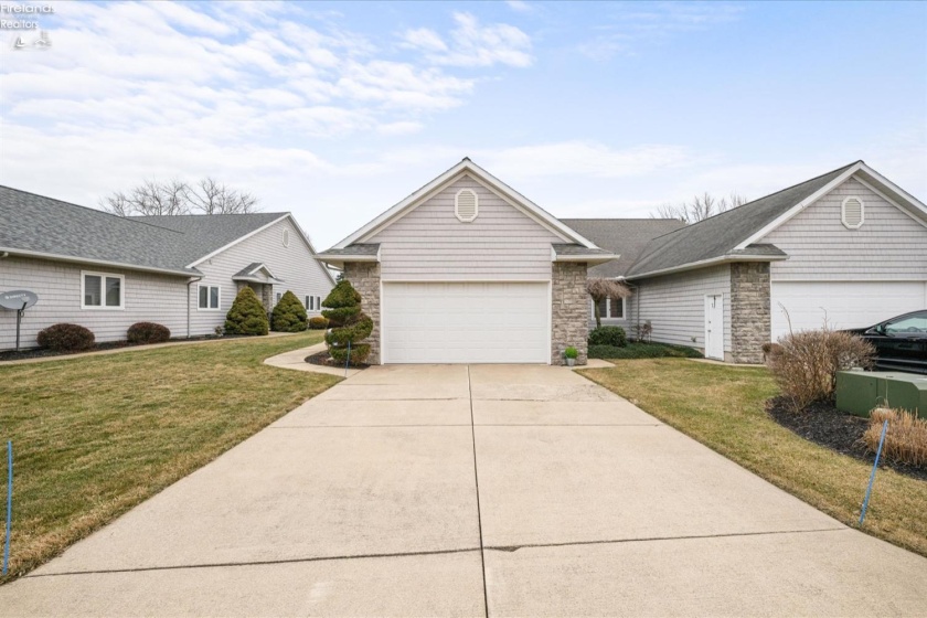 687 Hidden Harbor Drive, Port Clinton, 43452, 3 Bedrooms Bedrooms, ,2 BathroomsBathrooms,Residential,For Sale,Hidden Harbor,20251498