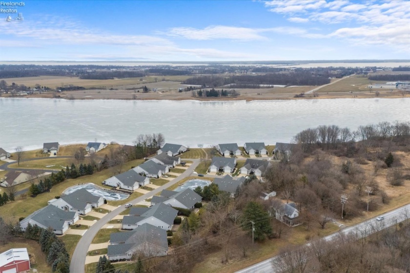 687 Hidden Harbor Drive, Port Clinton, 43452, 3 Bedrooms Bedrooms, ,2 BathroomsBathrooms,Residential,For Sale,Hidden Harbor,20251498
