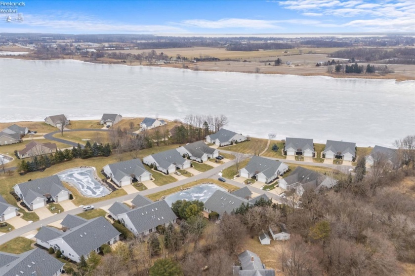 687 Hidden Harbor Drive, Port Clinton, 43452, 3 Bedrooms Bedrooms, ,2 BathroomsBathrooms,Residential,For Sale,Hidden Harbor,20251498
