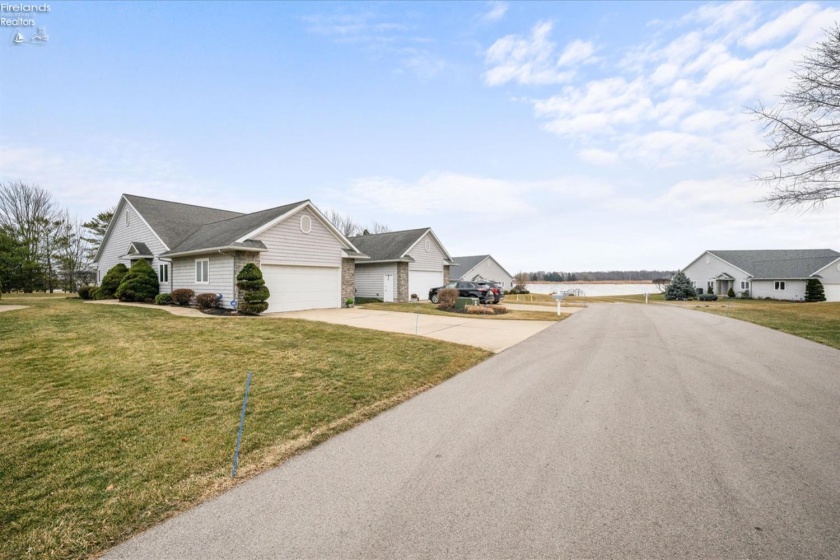 687 Hidden Harbor Drive, Port Clinton, 43452, 3 Bedrooms Bedrooms, ,2 BathroomsBathrooms,Residential,For Sale,Hidden Harbor,20251498