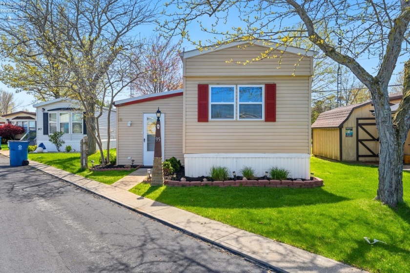 8175 Northshore Boulevard, Marblehead, 43440, 2 Bedrooms Bedrooms, ,2 BathroomsBathrooms,Residential,For Sale,Northshore,20251543