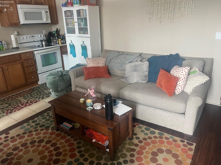 401 Shoreline Drive, Sandusky, 44870, 2 Bedrooms Bedrooms, ,2 BathroomsBathrooms,Residential,For Sale,Shoreline,20251553