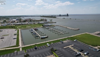 401 Shoreline Drive, Sandusky, 44870, 2 Bedrooms Bedrooms, ,2 BathroomsBathrooms,Residential,For Sale,Shoreline,20251553