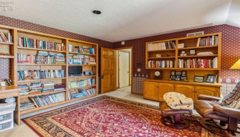 125 Woodmere Drive, Tiffin, 44883, 6 Bedrooms Bedrooms, ,5 BathroomsBathrooms,Residential,For Sale,Woodmere,20251571