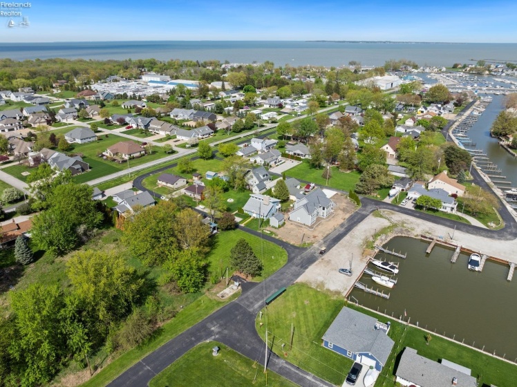 2951 Chickadee, Port Clinton, 43452, 4 Bedrooms Bedrooms, ,3 BathroomsBathrooms,Residential,For Sale,Chickadee,20251445