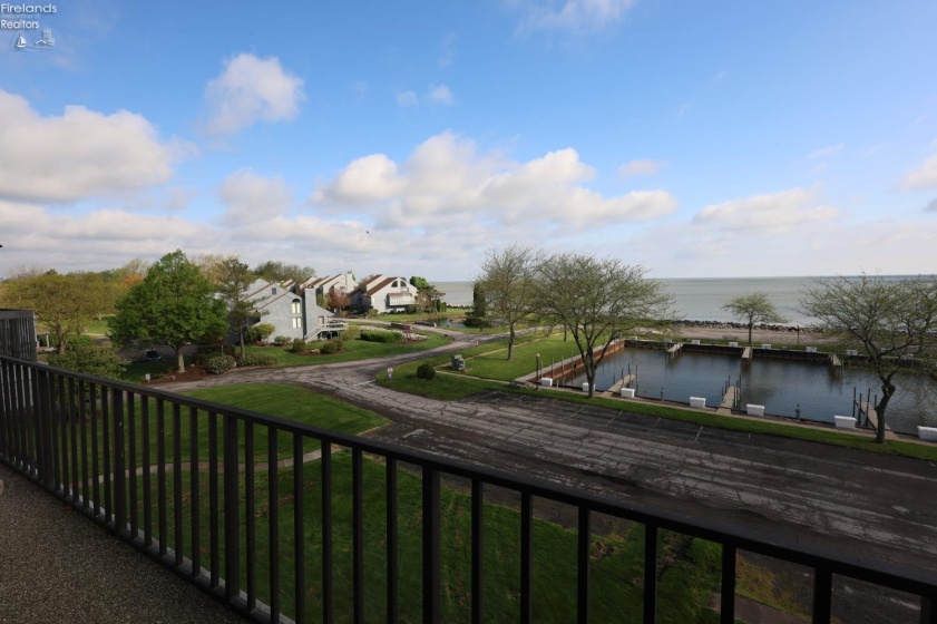 645 Mariner Village, Huron, 44839, 3 Bedrooms Bedrooms, ,3 BathroomsBathrooms,Residential,For Sale,Mariner Village,20251587