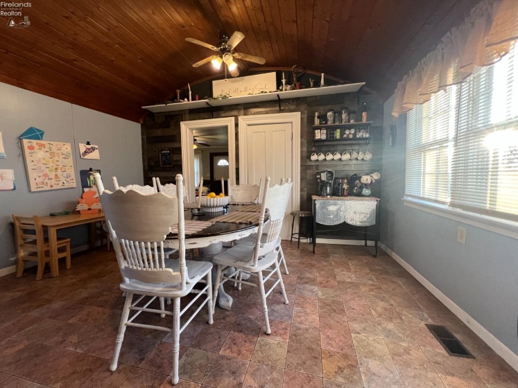 224 Us Highway 250, New London, 44851, 3 Bedrooms Bedrooms, ,2 BathroomsBathrooms,Residential,For Sale,Us Highway 250,20251318