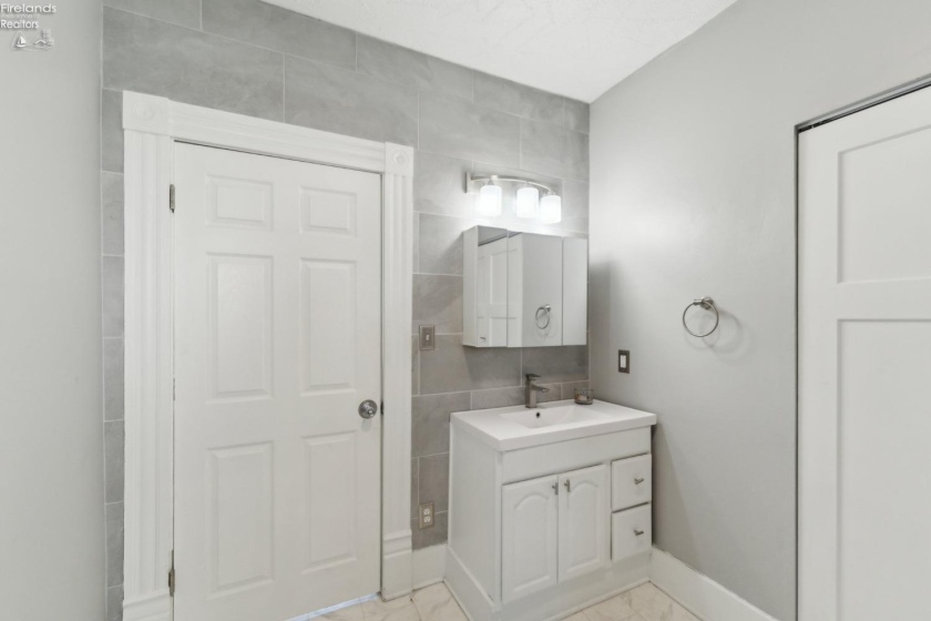 921 White Avenue, Fremont, 43420, 2 Bedrooms Bedrooms, ,1 BathroomBathrooms,Residential,For Sale,White,20251353
