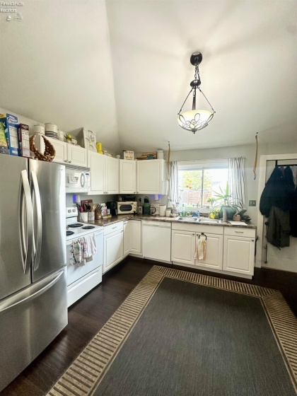 906 Maple Street, Sandusky, 44870, 2 Bedrooms Bedrooms, ,1 BathroomBathrooms,Residential,For Sale,Maple,20251455