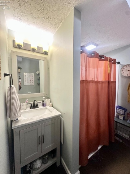 906 Maple Street, Sandusky, 44870, 2 Bedrooms Bedrooms, ,1 BathroomBathrooms,Residential,For Sale,Maple,20251455