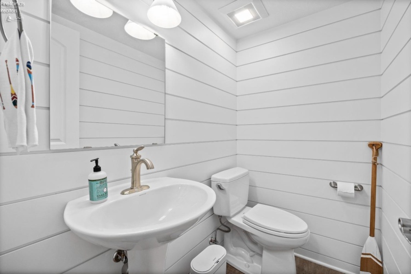 5125 Park Drive, Vermilion, 44089, 6 Bedrooms Bedrooms, ,5 BathroomsBathrooms,Residential,For Sale,Park,20251545