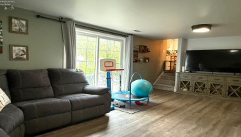 2703 Sweetbriar Drive, Sandusky, 44870, 4 Bedrooms Bedrooms, ,2 BathroomsBathrooms,Residential,For Sale,Sweetbriar,20251611