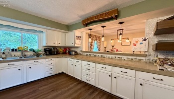 2703 Sweetbriar Drive, Sandusky, 44870, 4 Bedrooms Bedrooms, ,2 BathroomsBathrooms,Residential,For Sale,Sweetbriar,20251611