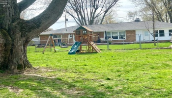 2703 Sweetbriar Drive, Sandusky, 44870, 4 Bedrooms Bedrooms, ,2 BathroomsBathrooms,Residential,For Sale,Sweetbriar,20251611