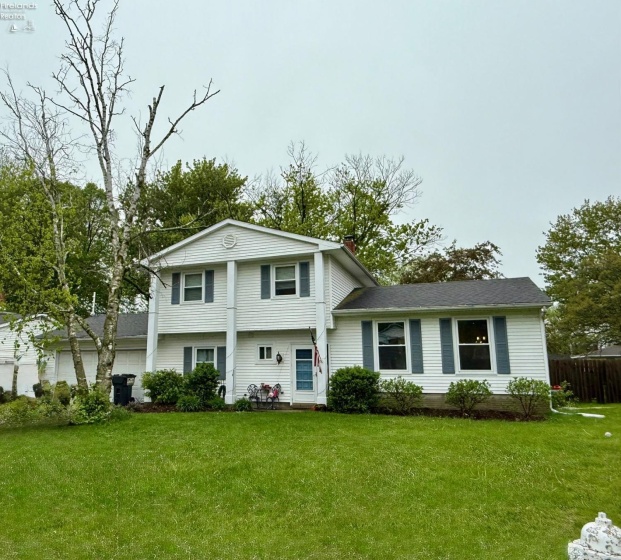 2703 Sweetbriar Drive, Sandusky, 44870, 4 Bedrooms Bedrooms, ,2 BathroomsBathrooms,Residential,For Sale,Sweetbriar,20251611