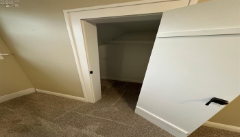 Up Unit Middle Bedroom Closet