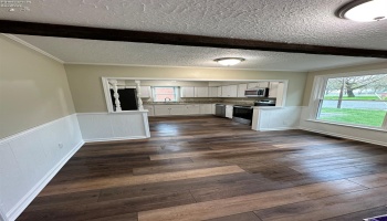 Down Unit Dining Area
