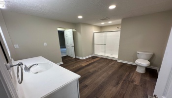 Down Unit Bathroom