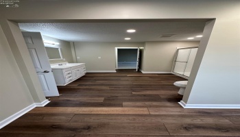 Down Unit Bathroom
