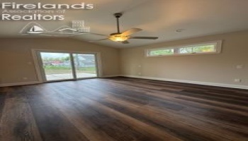 844 Monroe Street, Port Clinton, 43452, 3 Bedrooms Bedrooms, ,2 BathroomsBathrooms,Residential,For Sale,Monroe,20251624